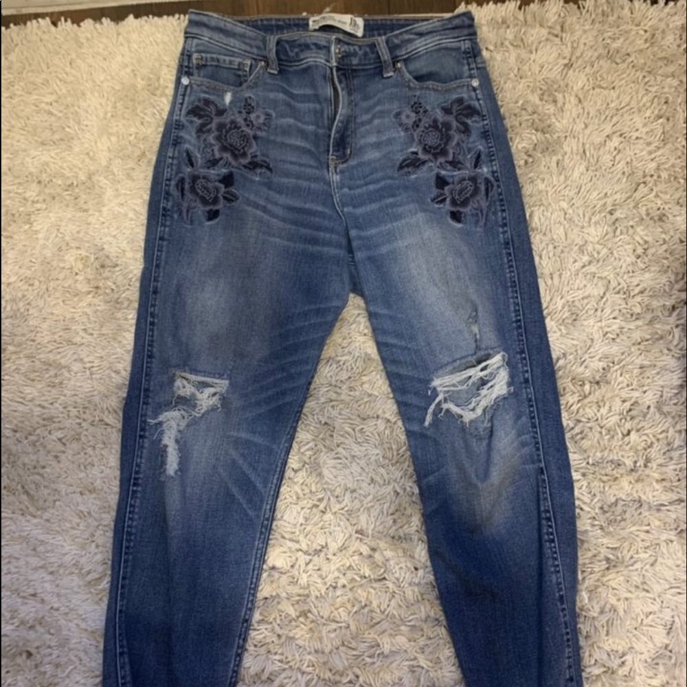 Girlfriend Jean- Embroidered